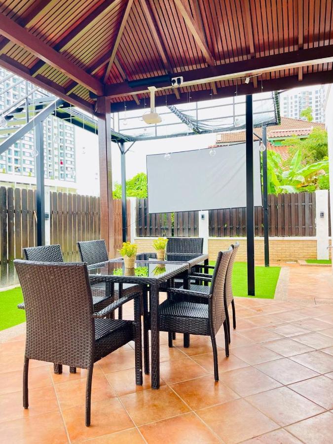 Trendy Family Getaway By Stayco - Mini-Pool, Outdoor Cinema, Air Loft, Ps4, Ktv - Just 2 Mins To Beach! Batu Ferringhi Exterior photo